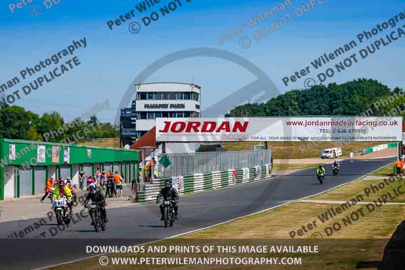 Vintage motorcycle club;eventdigitalimages;mallory park;mallory park trackday photographs;no limits trackdays;peter wileman photography;trackday digital images;trackday photos;vmcc festival 1000 bikes photographs